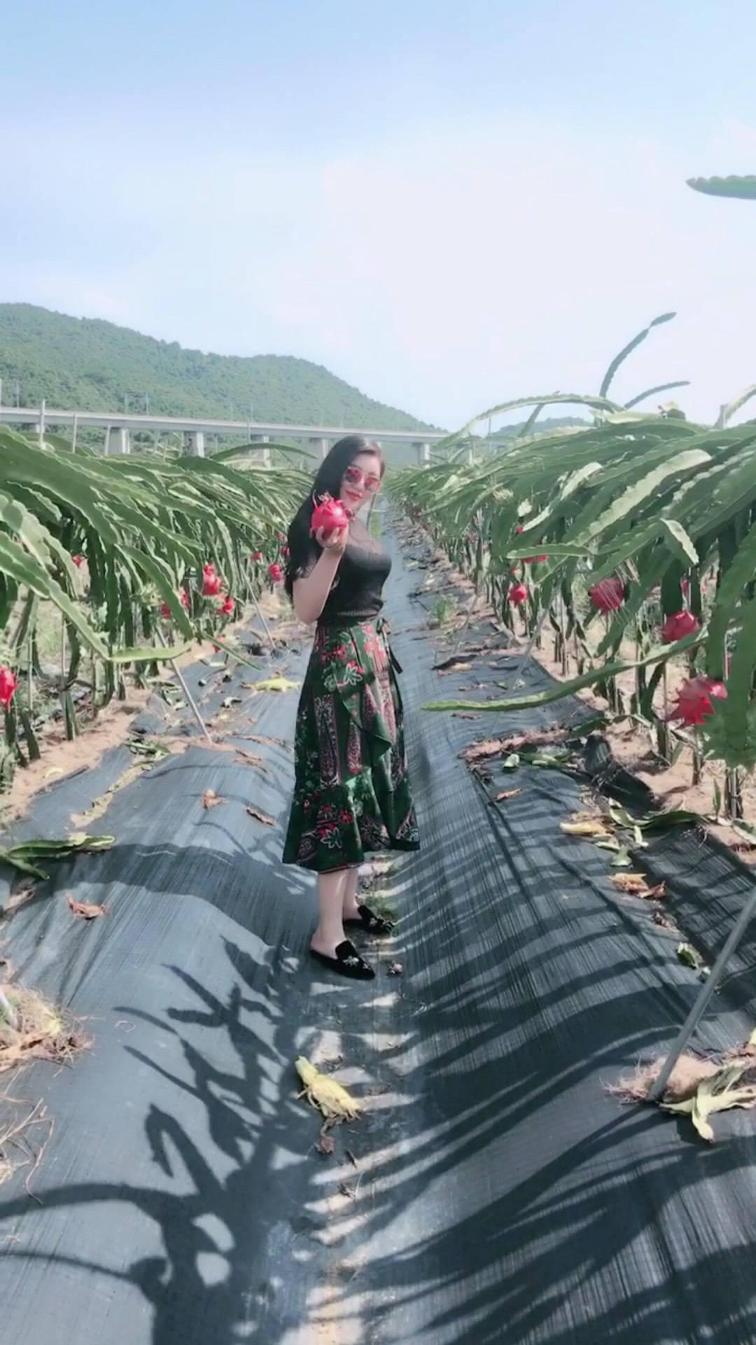 非常漂亮的兼职妹妹 在等你呀